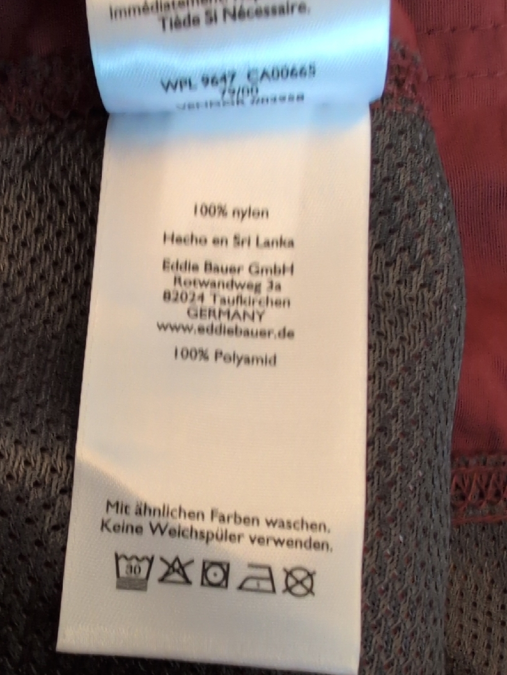 Eddie Bauer Men's Shorts in Burgundy - Picture 6 of 9